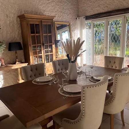 Aux Papillons Nocleg ze śniadaniem